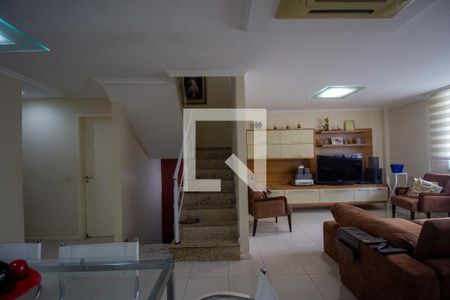 Sala de casa de condomínio para alugar com 3 quartos, 174m² em Recreio dos Bandeirantes, Rio de Janeiro