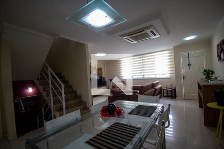 Casa de condomínio para alugar com 174m², 3 quartos e 3 vagasSala