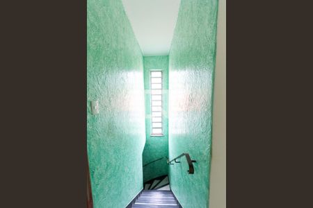 Casa à venda com 160m², 3 quartos e 1 vaga Casa à venda com 160m², 3 quartos e 1 vagaEscada