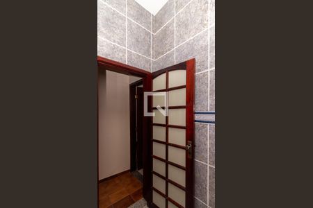 Lavabo de casa para alugar com 4 quartos, 160m² em Irajá, Rio de Janeiro