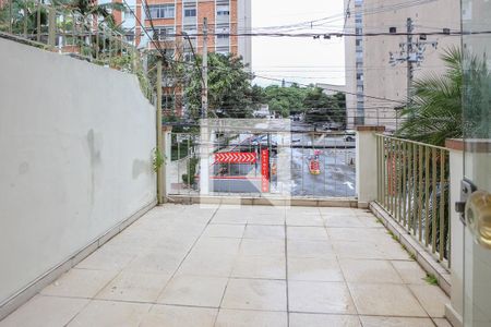 Entrada de casa à venda com 2 quartos, 165m² em Perdizes, São Paulo