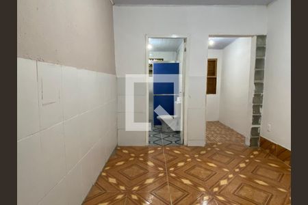 Quarto  de casa para alugar com 1 quarto, 60m² em Rubem Berta, Porto Alegre