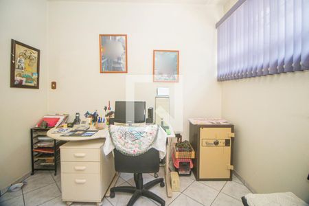 Escritório de casa à venda com 3 quartos, 330m² em Vila Ipiranga, Porto Alegre