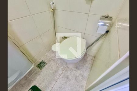 Studio banheiro de kitnet/studio à venda com 1 quarto, 21m² em Copacabana, Rio de Janeiro