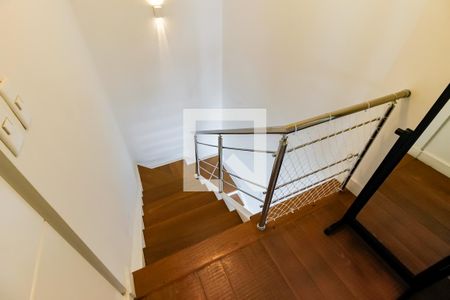 Escada acesso quarto de apartamento à venda com 1 quarto, 104m² em Vila Andrade, São Paulo