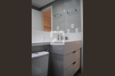 Banheiro da Suíte 1 de apartamento para alugar com 2 quartos, 68m² em Caminho das Árvores, Salvador