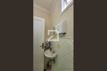 Casa à venda com 265m², 3 quartos e 5 vagas Casa à venda com 265m², 3 quartos e 5 vagasBanheiro de serviço