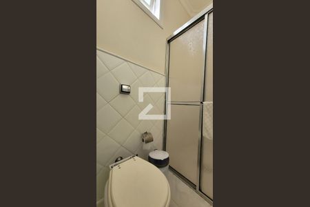 Casa à venda com 265m², 3 quartos e 5 vagas Casa à venda com 265m², 3 quartos e 5 vagasBanheiro de serviço