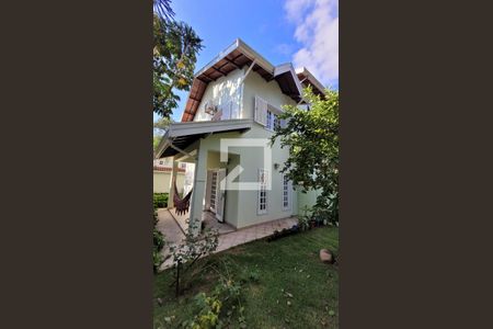 Casa à venda com 265m², 3 quartos e 5 vagas Casa à venda com 265m², 3 quartos e 5 vagasQuintal