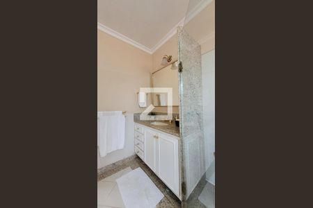 Casa à venda com 265m², 3 quartos e 5 vagas Casa à venda com 265m², 3 quartos e 5 vagasBanheiro da Suíte