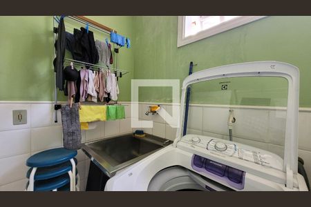 Casa à venda com 265m², 3 quartos e 5 vagas Casa à venda com 265m², 3 quartos e 5 vagasÁrea de Serviço