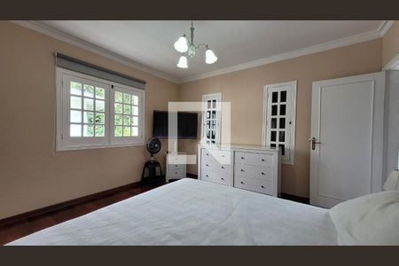 Casa à venda com 265m², 3 quartos e 5 vagas Casa à venda com 265m², 3 quartos e 5 vagasSuíte