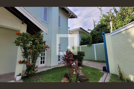 Casa à venda com 265m², 3 quartos e 5 vagas Casa à venda com 265m², 3 quartos e 5 vagasFachada