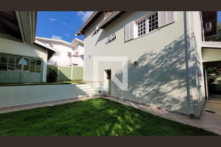 Casa à venda com 265m², 3 quartos e 5 vagas Casa à venda com 265m², 3 quartos e 5 vagasQuintal