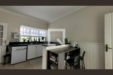 Casa à venda com 265m², 3 quartos e 5 vagas Casa à venda com 265m², 3 quartos e 5 vagasCozinha