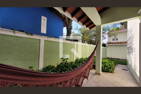 Casa à venda com 265m², 3 quartos e 5 vagas Casa à venda com 265m², 3 quartos e 5 vagasQuintal
