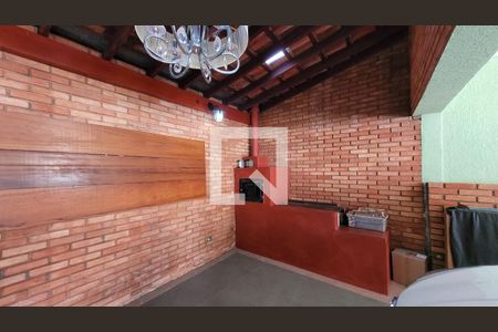 Casa à venda com 265m², 3 quartos e 5 vagas Casa à venda com 265m², 3 quartos e 5 vagasÁrea comum - Churrasqueira