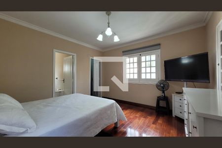 Casa à venda com 265m², 3 quartos e 5 vagas Casa à venda com 265m², 3 quartos e 5 vagasSuíte