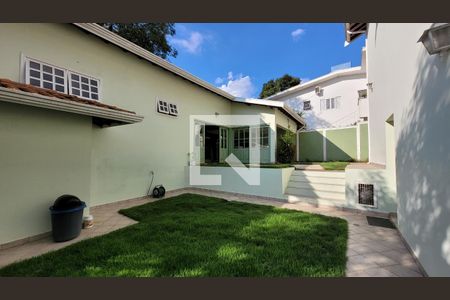 Casa à venda com 265m², 3 quartos e 5 vagas Casa à venda com 265m², 3 quartos e 5 vagasQuintal