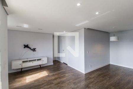 Sala de TV de apartamento para alugar com 2 quartos, 76m² em Jardim Tupanci, Barueri