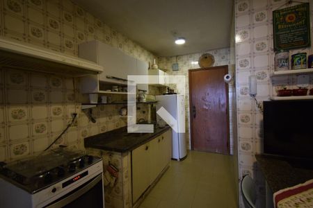 Cozinha de apartamento à venda com 3 quartos, 103m² em Água Branca, São Paulo