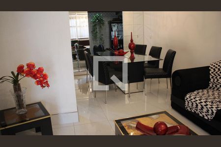 Sala de casa de condomínio à venda com 3 quartos, 126m² em Cabral, Contagem
