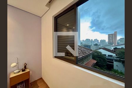Quarto de apartamento à venda com 3 quartos, 110m² em Santo Antônio, Belo Horizonte