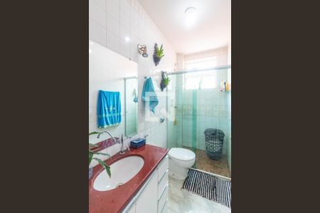 Banheiro de apartamento à venda com 2 quartos, 60m² em Santa Efigênia, Belo Horizonte