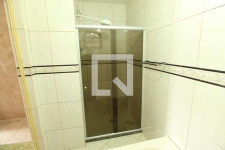 Banheiro da Suíte de casa de condomínio para alugar com 2 quartos, 60m² em Irajá, Rio de Janeiro