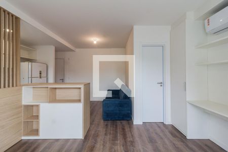 Sala/ Quarto de apartamento para alugar com 1 quarto, 39m² em Centro, Florianópolis