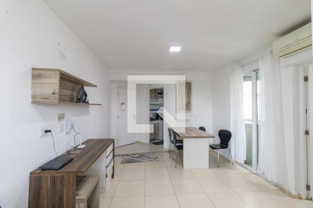 Sala de apartamento para alugar com 1 quarto, 40m² em Cristo Rei, Curitiba