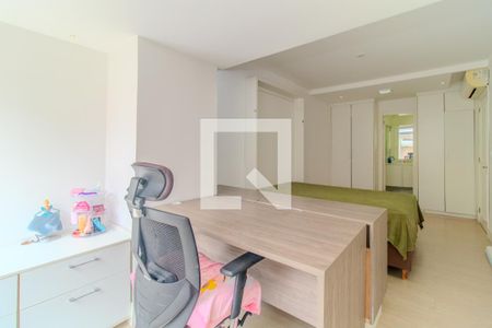 Casa de condomínio à venda com 364m², 4 quartos e 2 vagas Casa de condomínio à venda com 364m², 4 quartos e 2 vagasQuarto 3