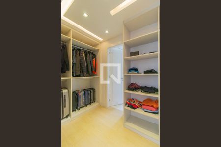 Casa de condomínio à venda com 364m², 4 quartos e 2 vagas Casa de condomínio à venda com 364m², 4 quartos e 2 vagasQuarto 1