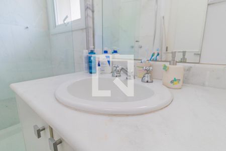 Casa de condomínio à venda com 364m², 4 quartos e 2 vagas Casa de condomínio à venda com 364m², 4 quartos e 2 vagasBanheiro do quarto 3