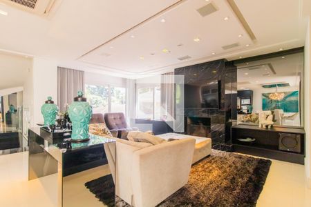 Sala de casa de condomínio à venda com 4 quartos, 364m² em Pedra Redonda, Porto Alegre