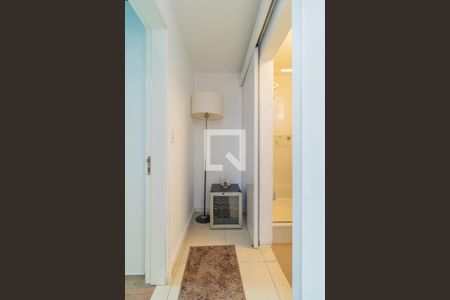 Casa de condomínio à venda com 364m², 4 quartos e 2 vagas Casa de condomínio à venda com 364m², 4 quartos e 2 vagasCorredor