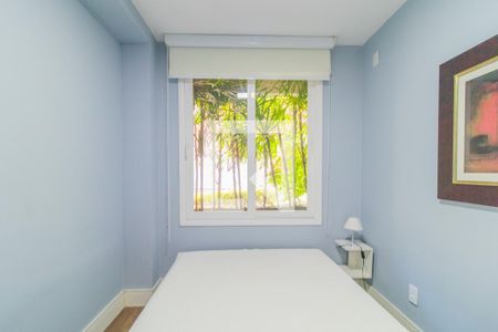 Casa de condomínio à venda com 364m², 4 quartos e 2 vagas Casa de condomínio à venda com 364m², 4 quartos e 2 vagasQuarto 4