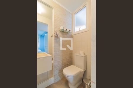 Casa de condomínio à venda com 364m², 4 quartos e 2 vagas Casa de condomínio à venda com 364m², 4 quartos e 2 vagasBanheiro do quarto 4