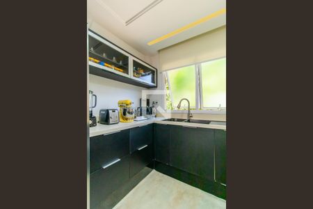 Casa de condomínio à venda com 364m², 4 quartos e 2 vagas Casa de condomínio à venda com 364m², 4 quartos e 2 vagasCozinha