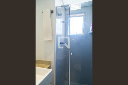 Apartamento para alugar com 60m², 2 quartos e 2 vagas Apartamento para alugar com 60m², 2 quartos e 2 vagasBanheiro da Suíte 1