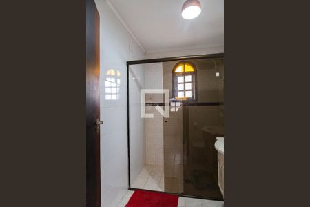 Casa para alugar com 430m², 3 quartos e 8 vagas Casa para alugar com 430m², 3 quartos e 8 vagasBanheira da Suíte 2