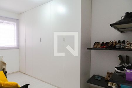 Casa para alugar com 430m², 3 quartos e 8 vagas Casa para alugar com 430m², 3 quartos e 8 vagasCloset