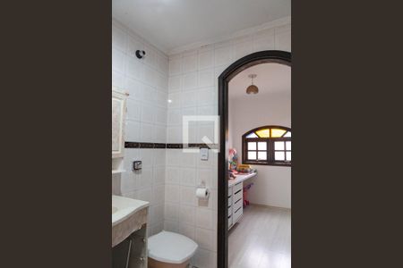 Casa para alugar com 430m², 3 quartos e 8 vagas Casa para alugar com 430m², 3 quartos e 8 vagasBanheira da Suíte 2