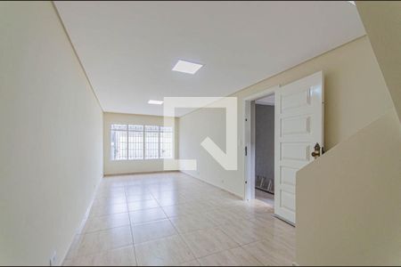 Casa para alugar com 150m², 3 quartos e 2 vagasSala