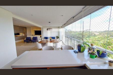 Apartamento à venda com 3 quartos, 171m² em Jardim Cláudia, São Paulo