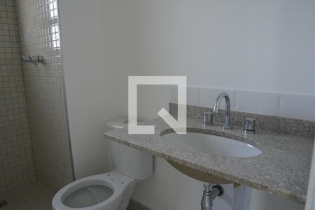 Banheiro de kitnet/studio à venda com 1 quarto, 31m² em Pinheiros, São Paulo