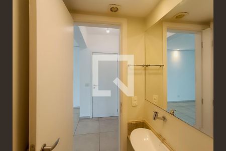 Lavabo de apartamento para alugar com 3 quartos, 153m² em Vila Romana, São Paulo