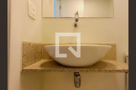 Lavabo de apartamento para alugar com 3 quartos, 153m² em Vila Romana, São Paulo