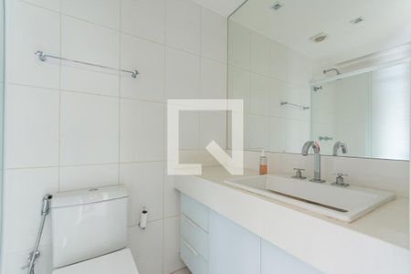 Banheiro de apartamento para alugar com 1 quarto, 80m² em São Francisco, Niterói