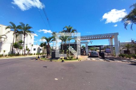 Apartamento para alugar com 40m², 2 quartos e 1 vaga Apartamento para alugar com 40m², 2 quartos e 1 vagaFachada